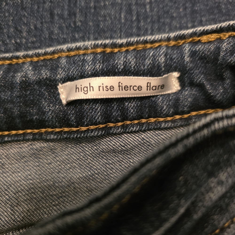 Wrangler Fierce Flare Jeans. Sz 4 (28" Waist) 32" Inseam. - Picture 6 of 12